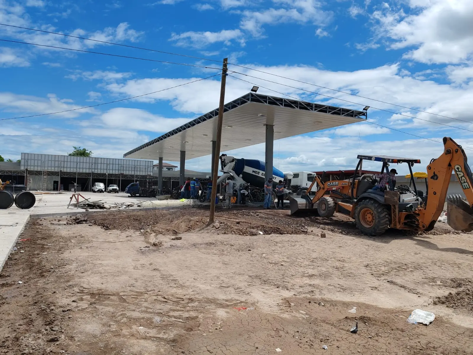 Piso industrial de concreto de alto tráfico en construcción en Choluteca